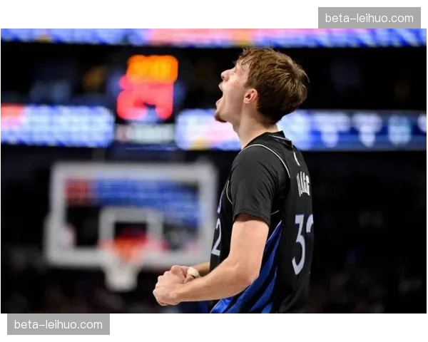 弗拉格45分8篮板9助攻全能表现 对湖人一战封神